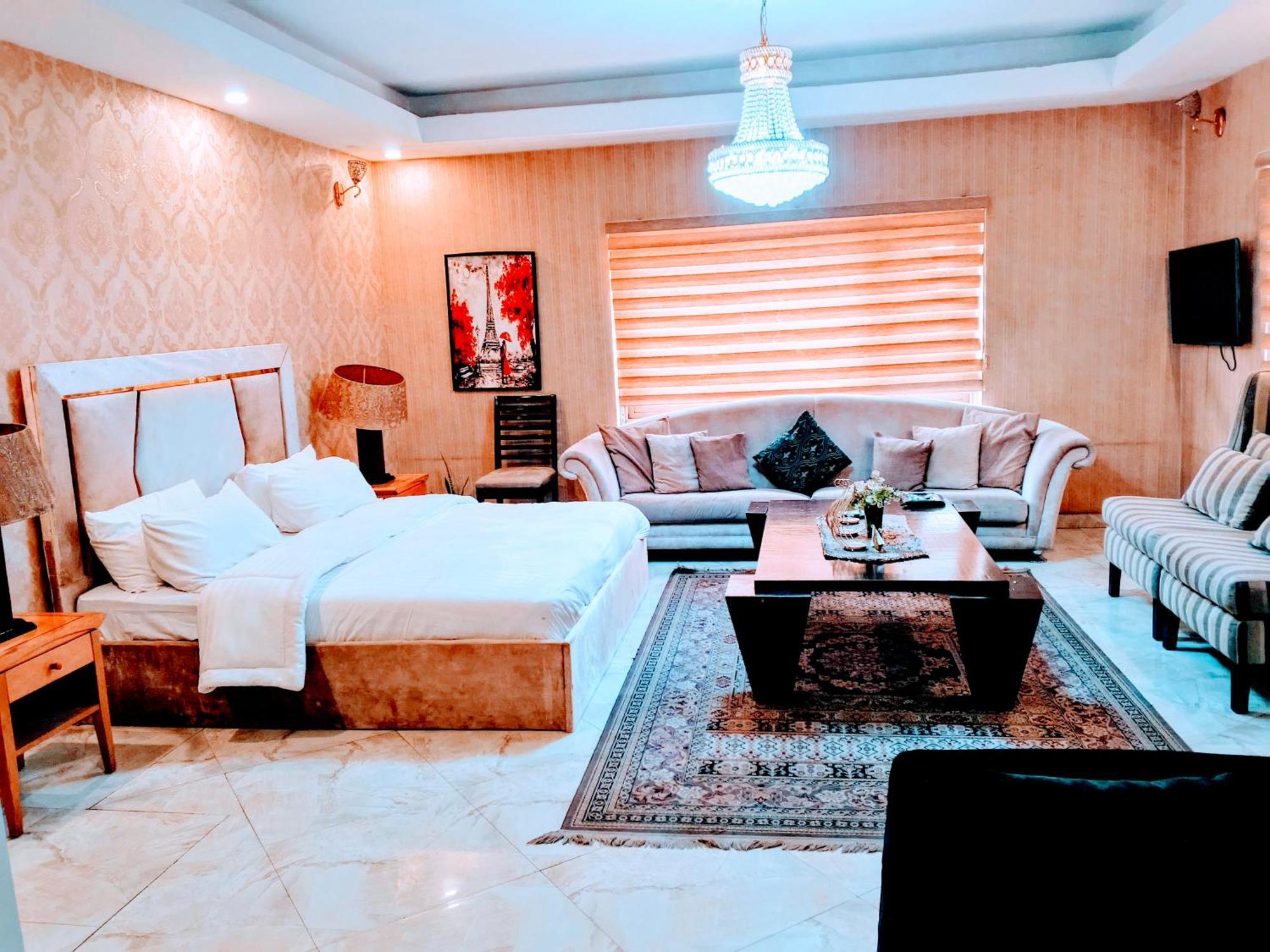 Nuit De Paris Hotel Abuja Exterior photo